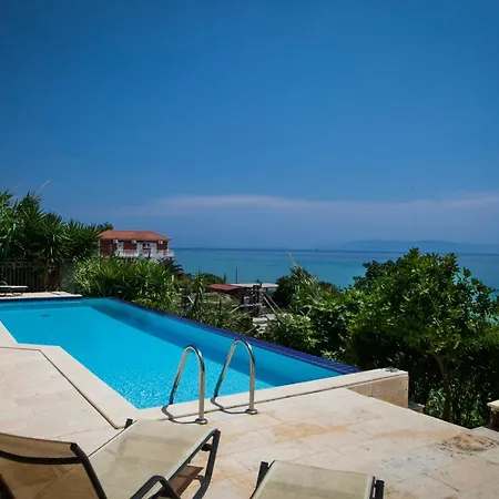 וילה Lourdata Sleeps 6 Pool Wifi *