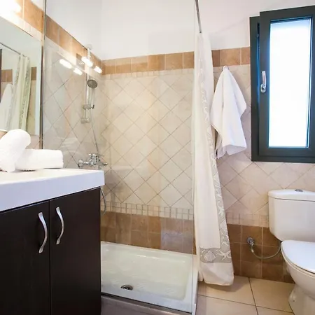 וילה Lourdata Sleeps 6 Pool Wifi
