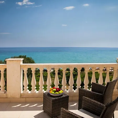 וילה Lourdata Sleeps 6 Pool Wifi לואורדטה